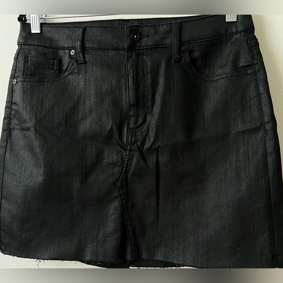 Kendall + Kylie NWT Black Waxed Coated Raw Hem Mini Skirt- Size 31 - Picture 7 of 8